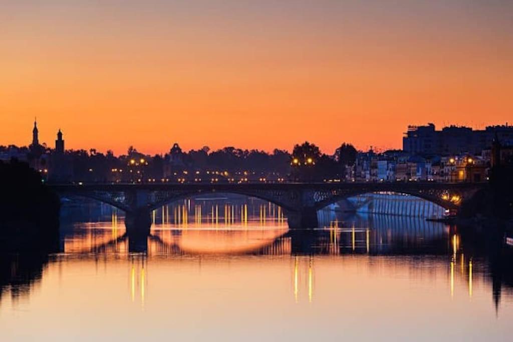 Atico Duplex Triana , Sevilla Bagian luar foto